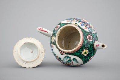 A Chinese famille rose and noire teapot with cover, Yongzheng, 1722-1735
