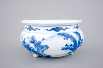 A blue and white Chinese porcelain censer, Kangxi, ca. 1700