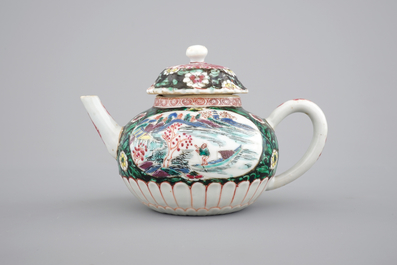 A Chinese famille rose and noire teapot with cover, Yongzheng, 1722-1735