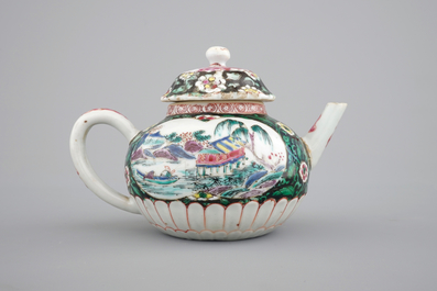 A Chinese famille rose and noire teapot with cover, Yongzheng, 1722-1735