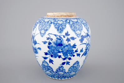 A blue and white Chinese porcelain ginger jar, Kangxi, ca. 1700