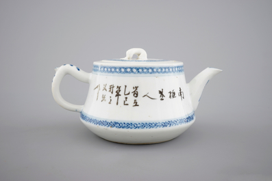 A Chinese Qianjiang porcelain teapot with cover, ca. 1900