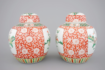 A pair of Chinese famille verte porcelain ginger jars with cover, 19/20th C.