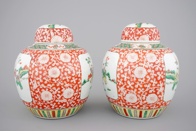 A pair of Chinese famille verte porcelain ginger jars with cover, 19/20th C.