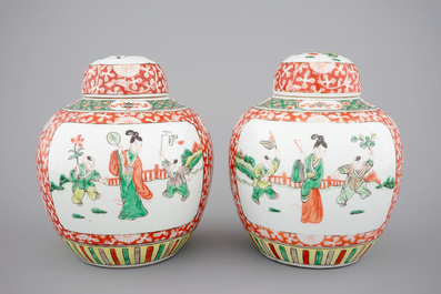 A pair of Chinese famille verte porcelain ginger jars with cover, 19/20th C.