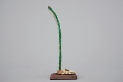 A Chinese famille verte crackle glaze &ldquo;Yang&rdquo; talking stick, 19th C.