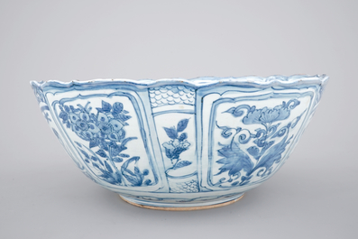 A large Chinese blue and white kraak porcelain bowl, Wan-Li, ca. 1600