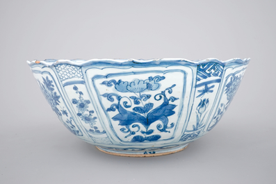 A large Chinese blue and white kraak porcelain bowl, Wan-Li, ca. 1600