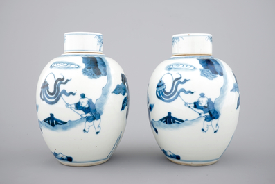 A pair of blue and white Chinese porcelain jars with covers, 19/20th C.