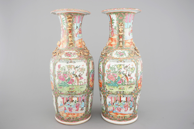 A pair of Chinese Canton famille rose porcelain vases, 19th C.