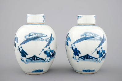 A pair of blue and white Chinese porcelain jars with covers, 19/20th C.