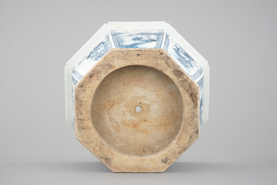 An octagonal blue and white Chinese porcelain flower bowl, Qianlong, 18th C.
