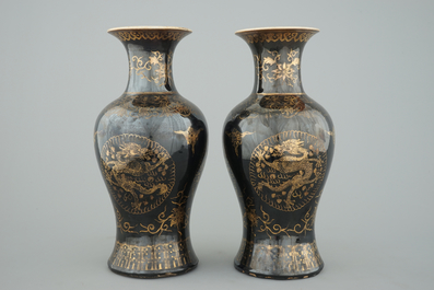 A pair of Chinese gilt-decorated mirror black vases, 18/19th C.