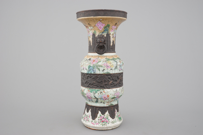 A Chinese famille rose crackle glaze Nanking vase, 19th C.