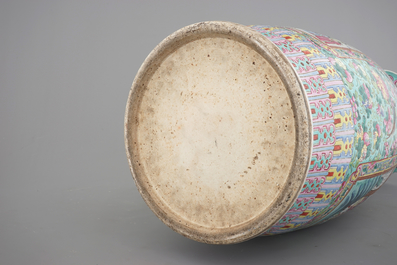 A massive Chinese famille rose vase with figural scenes on a turquoise ground, 19th C.