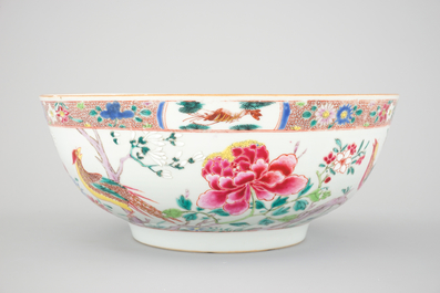 A large Chinese famille rose export porcelain bowl with pheasants, Qianlong, 18th C.