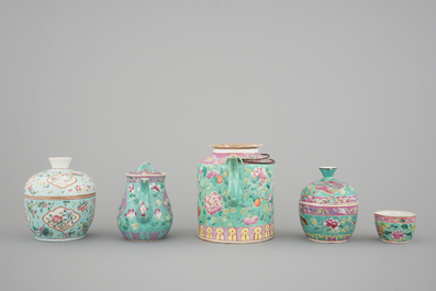 A nice set of Chinese turquoise ground famille rose Peranakan straits porcelain including teapots, 19/20th C.