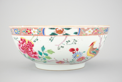 A large Chinese famille rose export porcelain bowl with pheasants, Qianlong, 18th C.