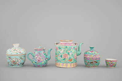 A nice set of Chinese turquoise ground famille rose Peranakan straits porcelain including teapots, 19/20th C.