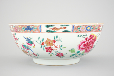 A large Chinese famille rose export porcelain bowl with pheasants, Qianlong, 18th C.