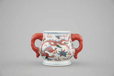 A Chinese wucai porcelain dragon incense burner, 19/20th C.