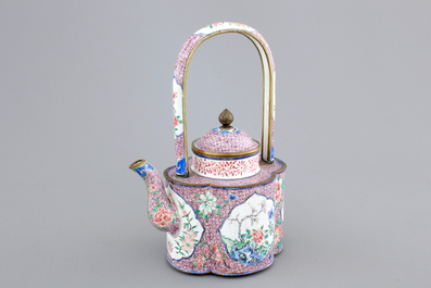 A fine Chinese Canton enamel teapot, Qianlong, 18th C.