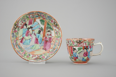 A set of twelve fine Chinese canton rose medallion cups and saucers, 19th C.