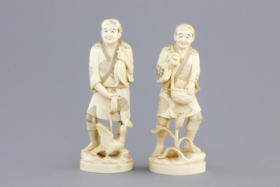 A pair of Japanese carved ivory fishermen, Meiji, 19th C.
