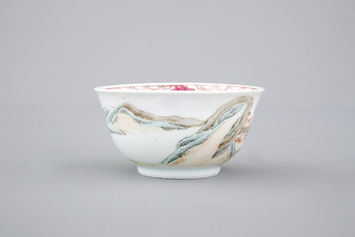 Two fine Chinese famille rose porcelain cups, Yongzheng, 1722-1735