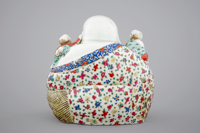 A Chinese famille rose Buddha Hotei with children, 19/20th C.