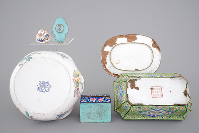 Five Chinese Canton enamel pieces, inc. a large bowl and covered cup on stand, 18/19th C.