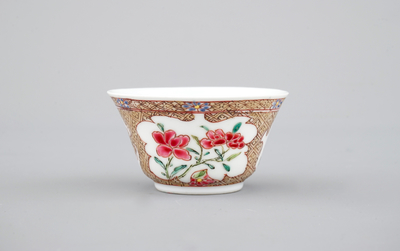 Two Chinese famille rose and gilt porcelain cups and saucers, Yongzheng, 1722-1735