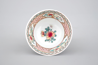 Two fine Chinese famille rose porcelain cups, Yongzheng, 1722-1735