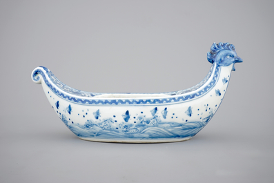 A Japanese Hirado porcelain blue and white chicken-head boat, 19th C.