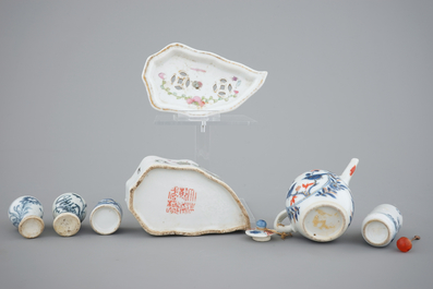 A collection of 18/19th C. Chinese porcelain: a snuff bottle, a teapot, two miniature vases