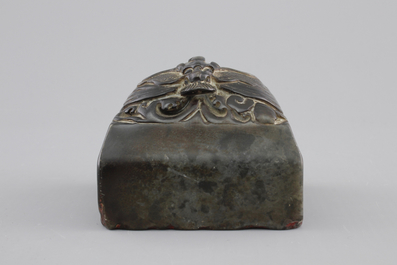 A Chinese carved hardstone square seal, ca. 1900