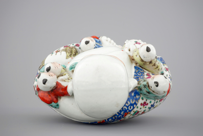 A Chinese famille rose Buddha Hotei with children, 19/20th C.