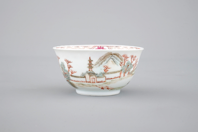 Two fine Chinese famille rose porcelain cups, Yongzheng, 1722-1735