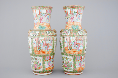 A pair of Chinese Canton rose medallion vases, 19th C.