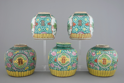 A lot of 5 Chinese famille rose ginger jars, 19th C.