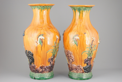 A pair of very tall Chinese sancai glazed vases, 1st half 20th C.