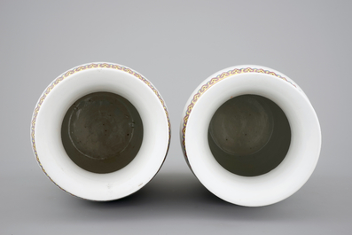 Two fine Chinese Republic famille rose porcelain rouleau vases, Jingdezhen, 20th C.