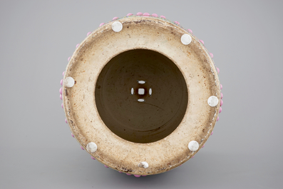 A fine Chinese famille rose porcelain garden seat, 19th C.