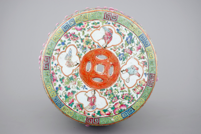 A fine Chinese famille rose porcelain garden seat, 19th C.
