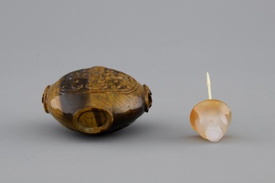 A Chinese tiger's eye snuff bottle, ca. 1900