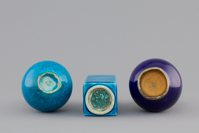 A lot of 3 monochrome turquoise and aubergine Chinese porcelain vases, 18/19th C.