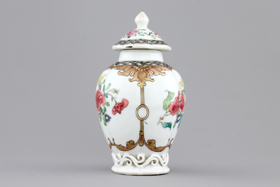 A Chinese famille rose porcelain tea caddy with cover, Yongzheng, 1722-1735