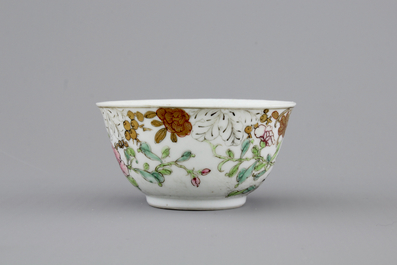A Chinese famille rose, grisaille and gilt porcelain cup and saucer with a cockerel, 18th C