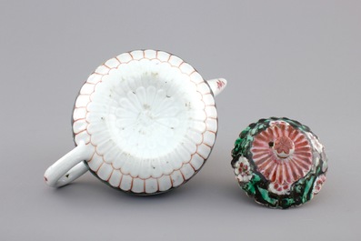 A Chinese famille noire teapot and cover, Yongzheng, 1722-1735