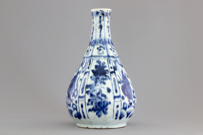A blue and white Chinese porcelain bottle vase, Wan-Li, Ming Dynasty
